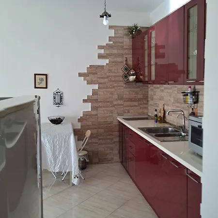 Studio Apartment *